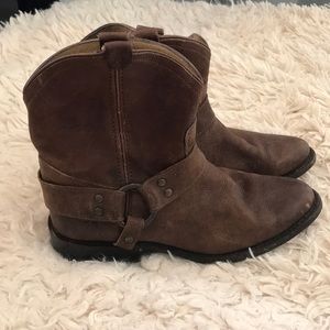 frye wyatt harness booties